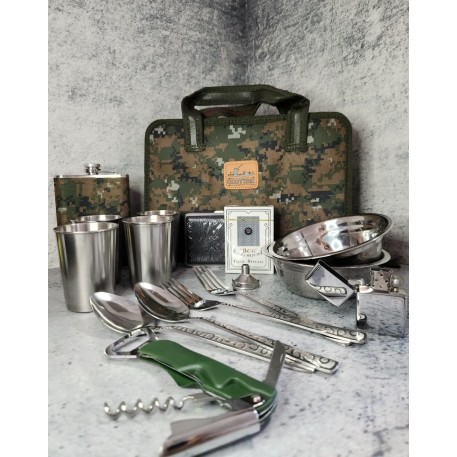 Набор в чехле на 2чел:фляжка9oz.2тар-ки,4стак,портсигар,зажиг-ка,карты,2ложки,2вилки,открыв-ка,ворон